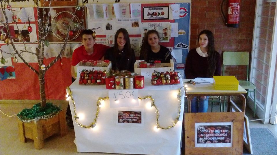 Colegio Arboleda - Exposición y venta de productos.